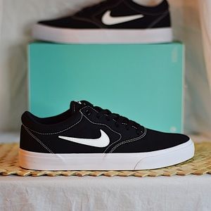 🚨SOLD🚨NEW Nike SB Charge Canvas | Sz. 11